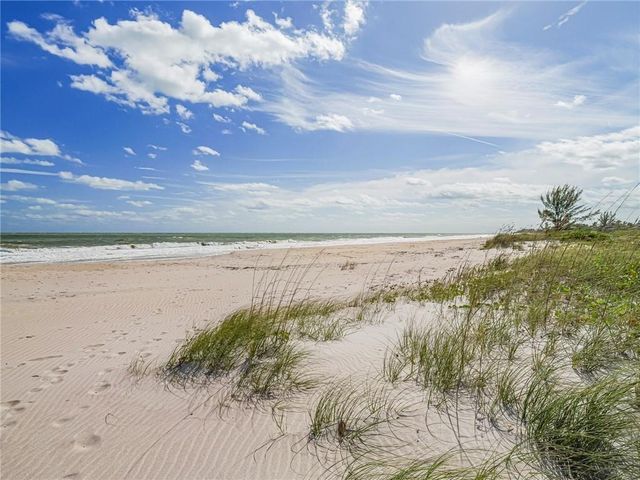 1330 Shorewinds Lane, Vero Beach, FL 32963