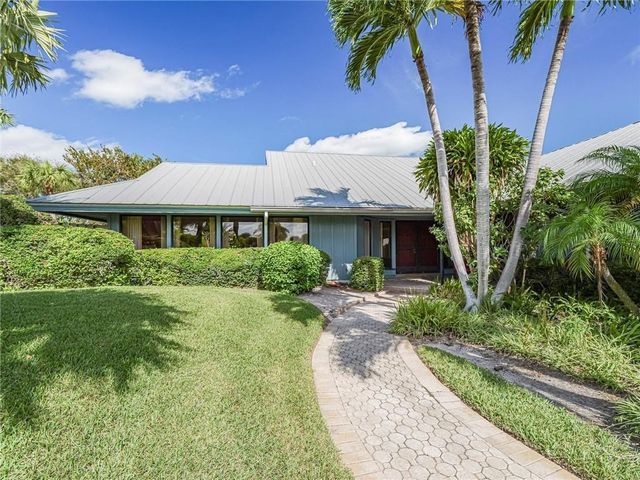 1330 Shorewinds Lane, Vero Beach, FL 32963