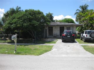 655 SW 4th Ter, Florida City, FL 33034