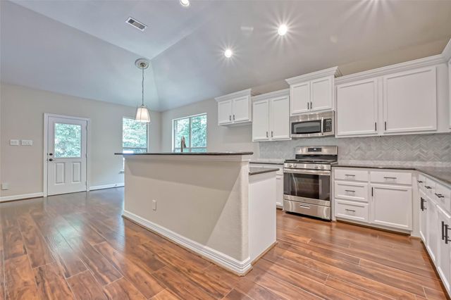 150 W Heritage Mill Circle, Tomball, TX 77375