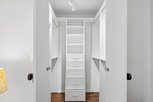 3550 N Lake Shore Drive 1620, Chicago, IL 60657