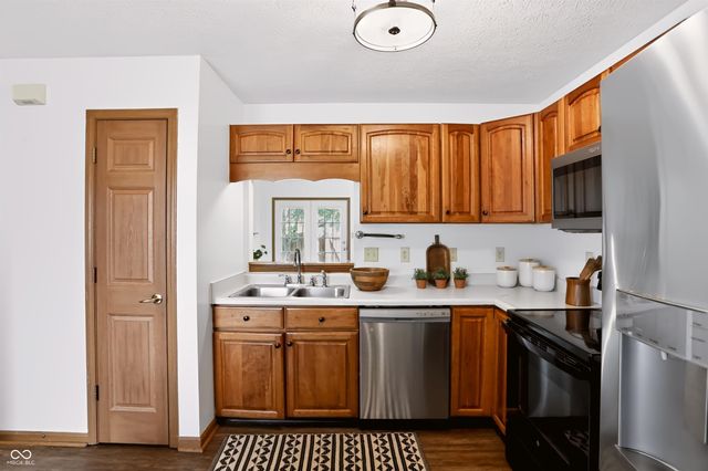 10680 Ashview Drive, Fishers, IN 46038