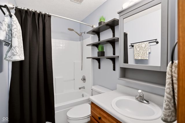 10680 Ashview Drive, Fishers, IN 46038