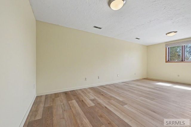 435 N 1500 E, St Anthony, ID 83445
