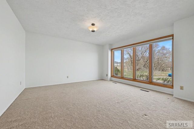 435 N 1500 E, St Anthony, ID 83445