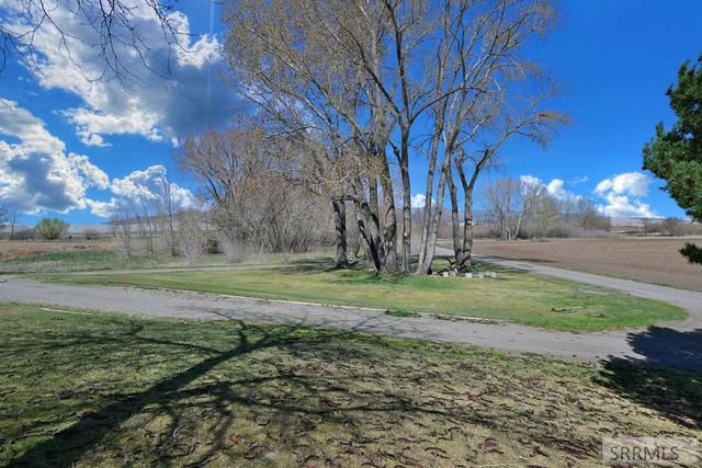 435 N 1500 E, St Anthony, ID 83445