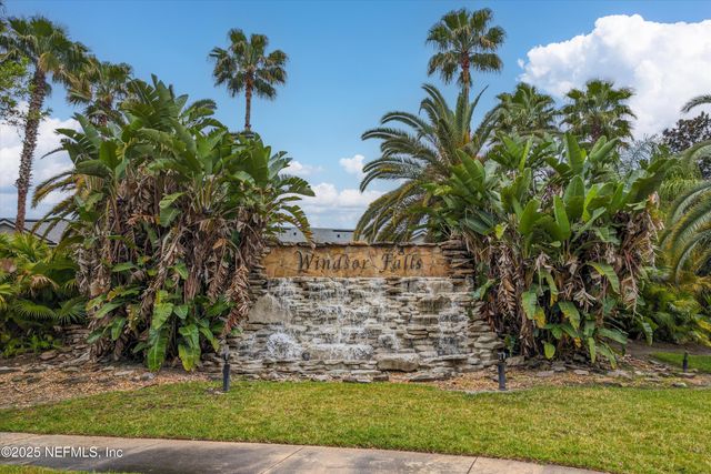 7043 DEER LODGE Circle 110, Jacksonville, FL 32256