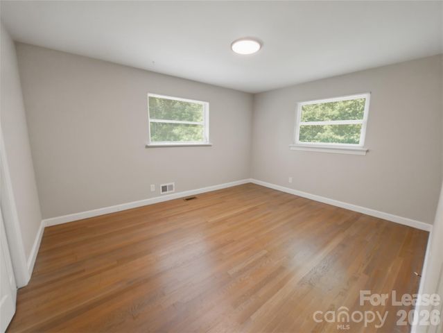765 8th Avenue Drive SE, Hickory, NC 28602