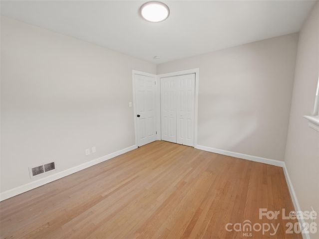 765 8th Avenue Drive SE, Hickory, NC 28602