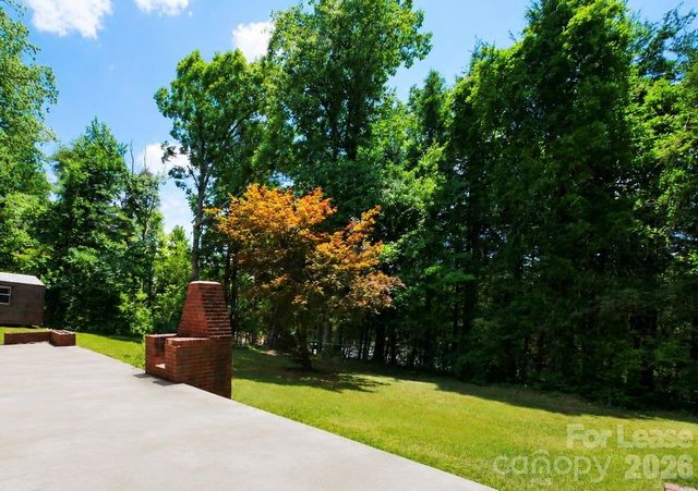 765 8th Avenue Drive SE, Hickory, NC 28602