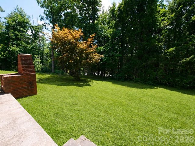 765 8th Avenue Drive SE, Hickory, NC 28602