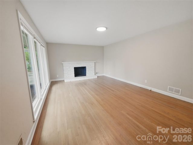 765 8th Avenue Drive SE, Hickory, NC 28602