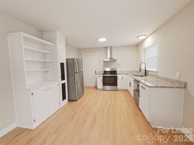 765 8th Avenue Drive SE, Hickory, NC 28602