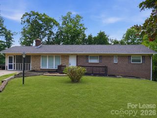 765 8th Avenue Drive SE, Hickory, NC 28602