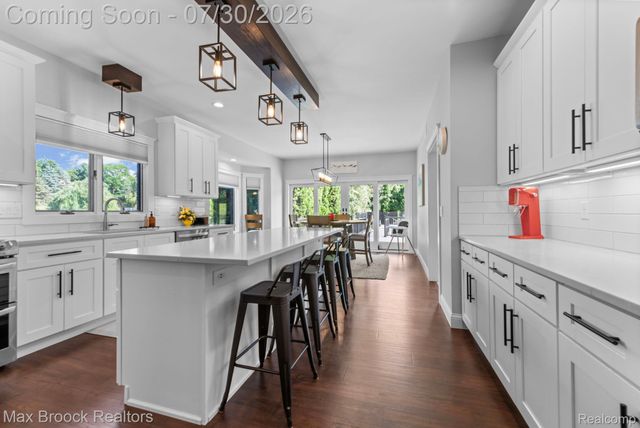 6827 Strawberry Lane, Independence Charter Township, MI 48348