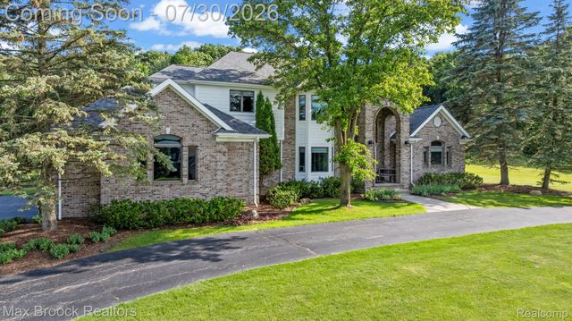 6827 Strawberry Lane, Independence Charter Township, MI 48348