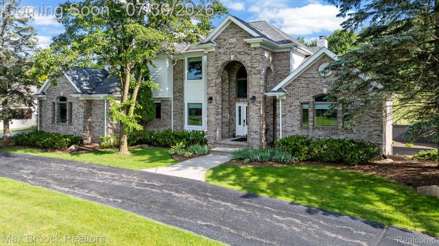 6827 Strawberry Lane, Independence Charter Township, MI 48348