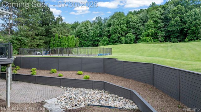 6827 Strawberry Lane, Independence Charter Township, MI 48348