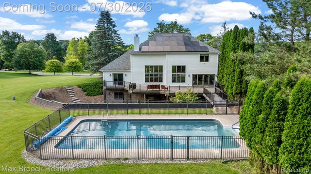 6827 Strawberry Lane, Independence Charter Township, MI 48348