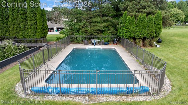 6827 Strawberry Lane, Independence Charter Township, MI 48348