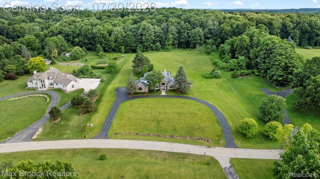 6827 Strawberry Lane, Independence Charter Township, MI 48348