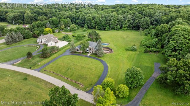 6827 Strawberry Lane, Independence Charter Township, MI 48348