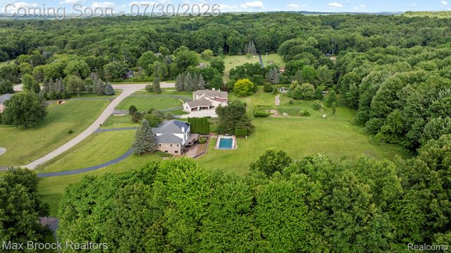 6827 Strawberry Lane, Independence Charter Township, MI 48348