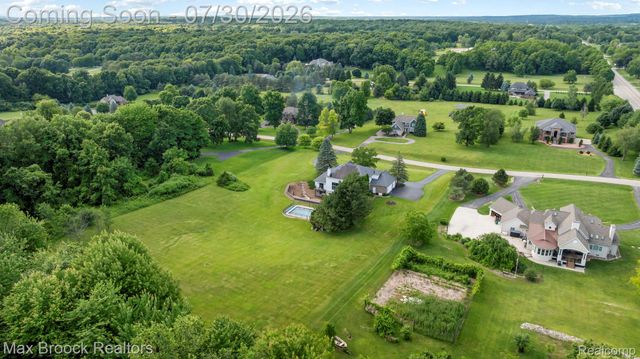 6827 Strawberry Lane, Independence Charter Township, MI 48348