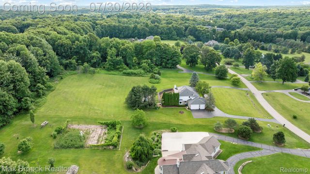 6827 Strawberry Lane, Independence Charter Township, MI 48348