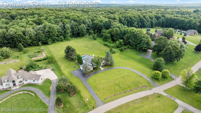 6827 Strawberry Lane, Independence Charter Township, MI 48348