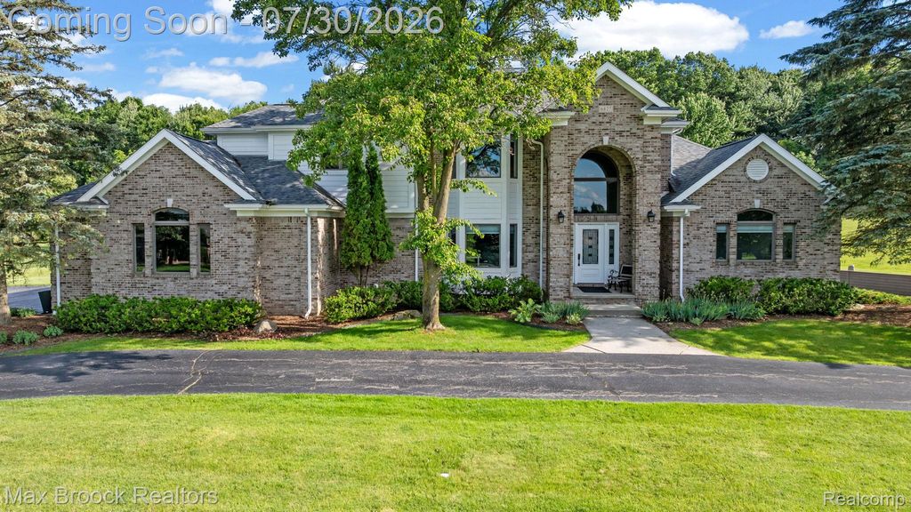 6827 Strawberry Lane, Independence Charter Township, MI 48348
