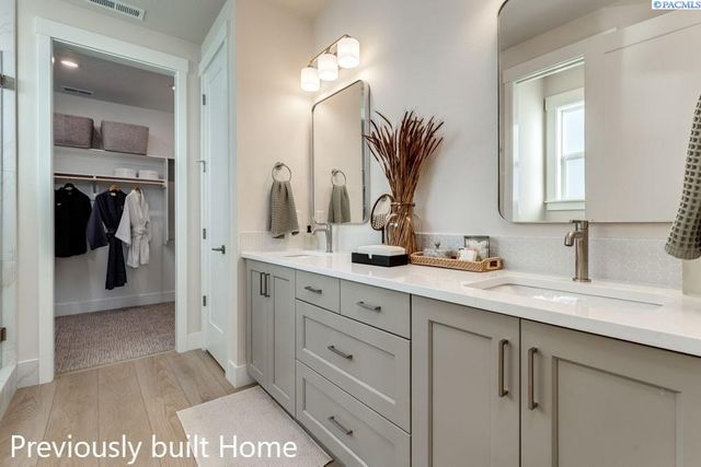 5708 Flathead Ave., Pasco, WA 99301