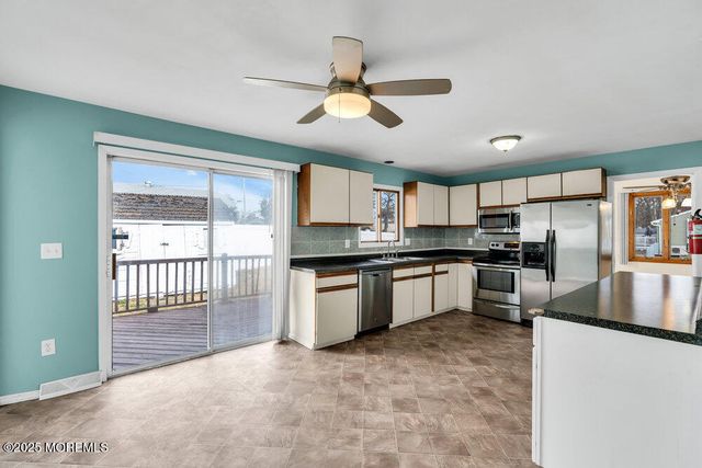 1841 2nd Avenue, Toms River, NJ 08757