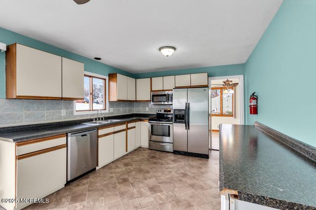 1841 2nd Avenue, Toms River, NJ 08757