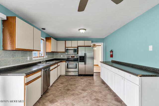 1841 2nd Avenue, Toms River, NJ 08757