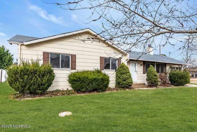 1841 2nd Avenue, Toms River, NJ 08757