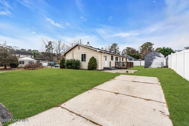 1841 2nd Avenue, Toms River, NJ 08757