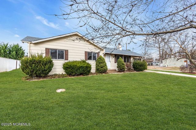 1841 2nd Avenue, Toms River, NJ 08757