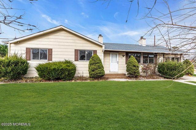 1841 2nd Avenue, Toms River, NJ 08757