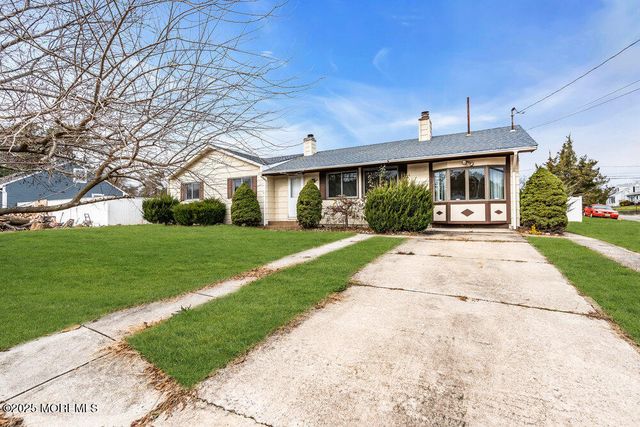 1841 2nd Avenue, Toms River, NJ 08757