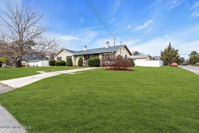 1841 2nd Avenue, Toms River, NJ 08757