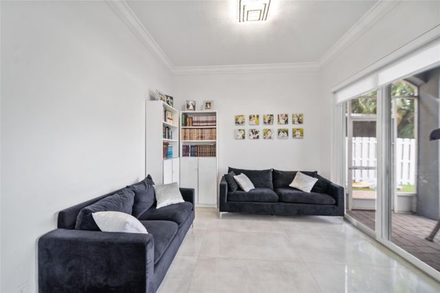 4916 SW 38th Way, Hollywood, FL 33312