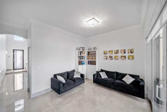 4916 SW 38th Way, Hollywood, FL 33312