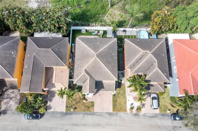 4916 SW 38th Way, Hollywood, FL 33312