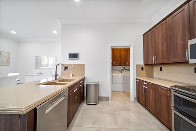 4916 SW 38th Way, Hollywood, FL 33312