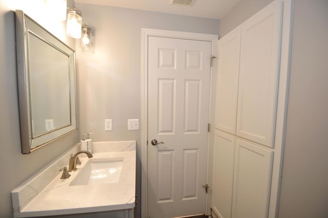 1465 Mcintosh Circle, Shakopee, MN 55379