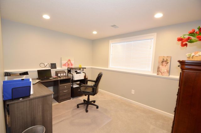 1465 Mcintosh Circle, Shakopee, MN 55379