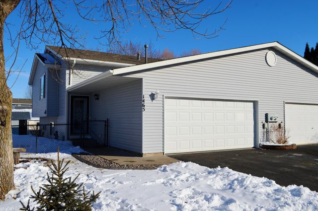 1465 Mcintosh Circle, Shakopee, MN 55379