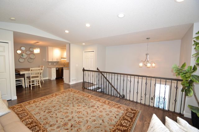 1465 Mcintosh Circle, Shakopee, MN 55379