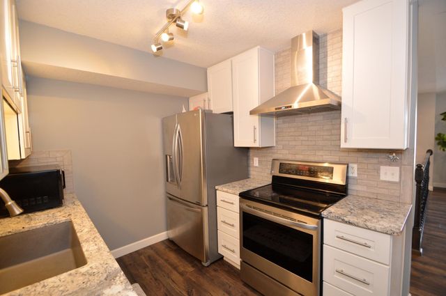 1465 Mcintosh Circle, Shakopee, MN 55379